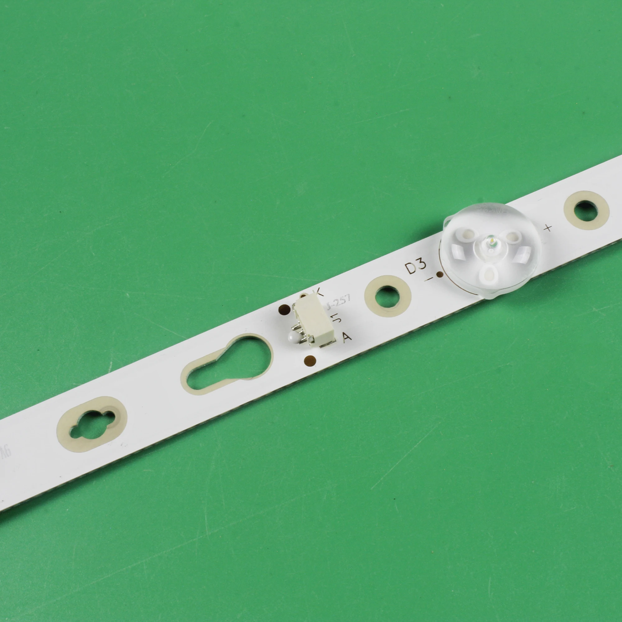 LED Strips 32R3000 32S321 32HD3306X 32HD3306 32HD3306X1 32HD3301 32HD3301X1 32H3306 32HD3121 32HD3131 T32RTL5130 4C-LB3205-PF01J image 5