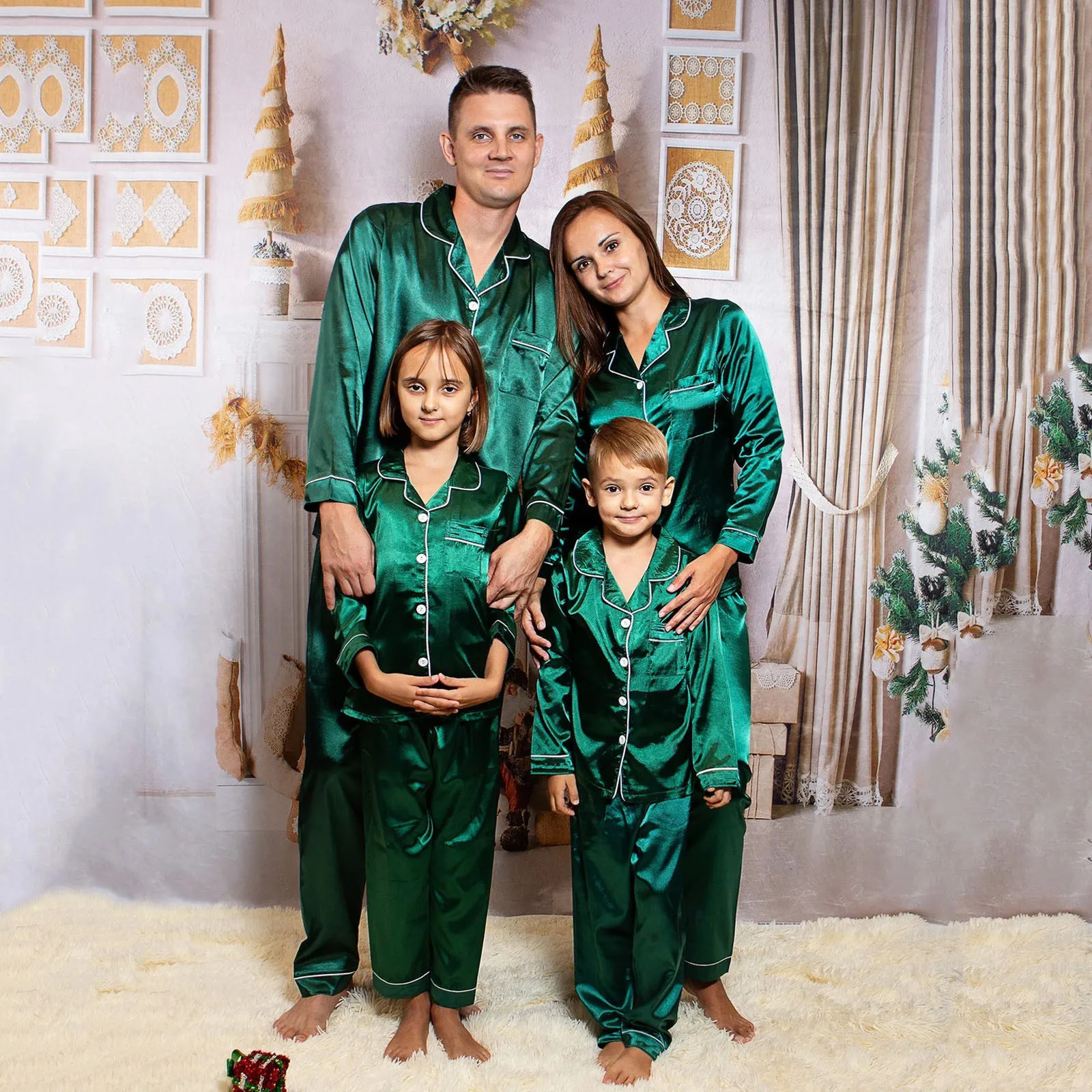 Solid Color Green Christmas Pajamas Family Adults Kids Xmas Imitation Satin Silk Tops Pants Sleepwear Outfits 2 Piece Suit