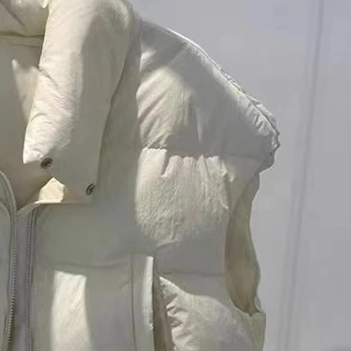 Jesienno-zimowa nowa kamizelka puchowa damska, krótka, ocieplana, ciepła, modna, uniwersalna, bez rękawów, z kołnierzykiem stójką, płaszcz bawełniany.