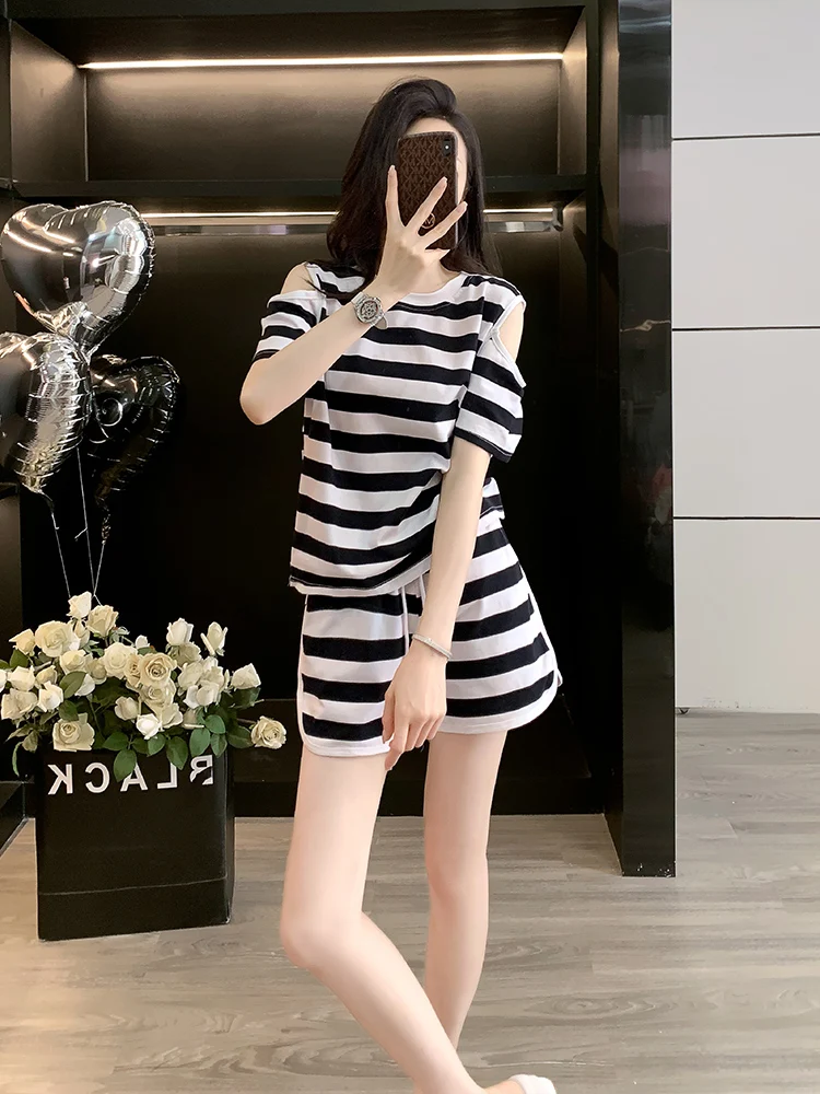 

2025 new loose slimming casual western-style shorts two-piece set striped sports suit women's summer outfit S-2XL