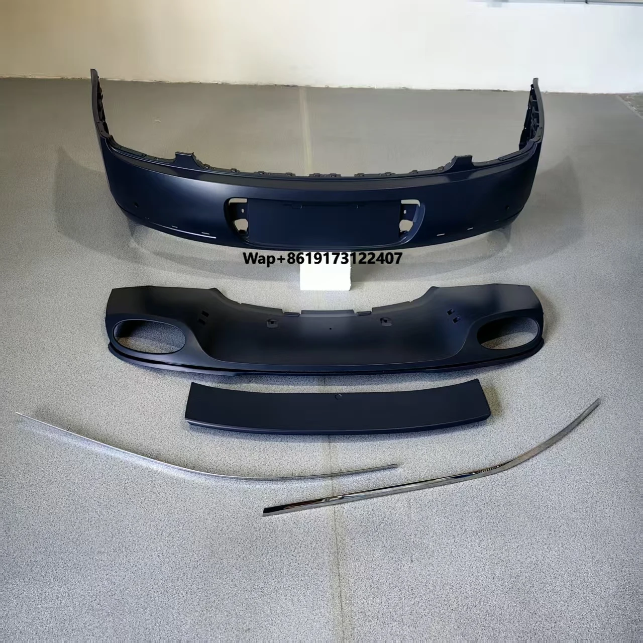 

Suitable for Flying Branch body kit rear bumper assembly cover for 2009-2012. OEM part number 3W5807417AF.