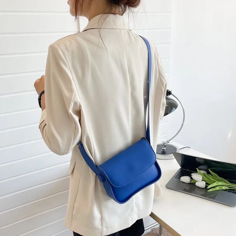 Women\'s Solid Color Crossbody Bag Trendy Small Square Bag Casual Simple Wide Shoulder Strap Messenger Bag Flap Handbags Pouch