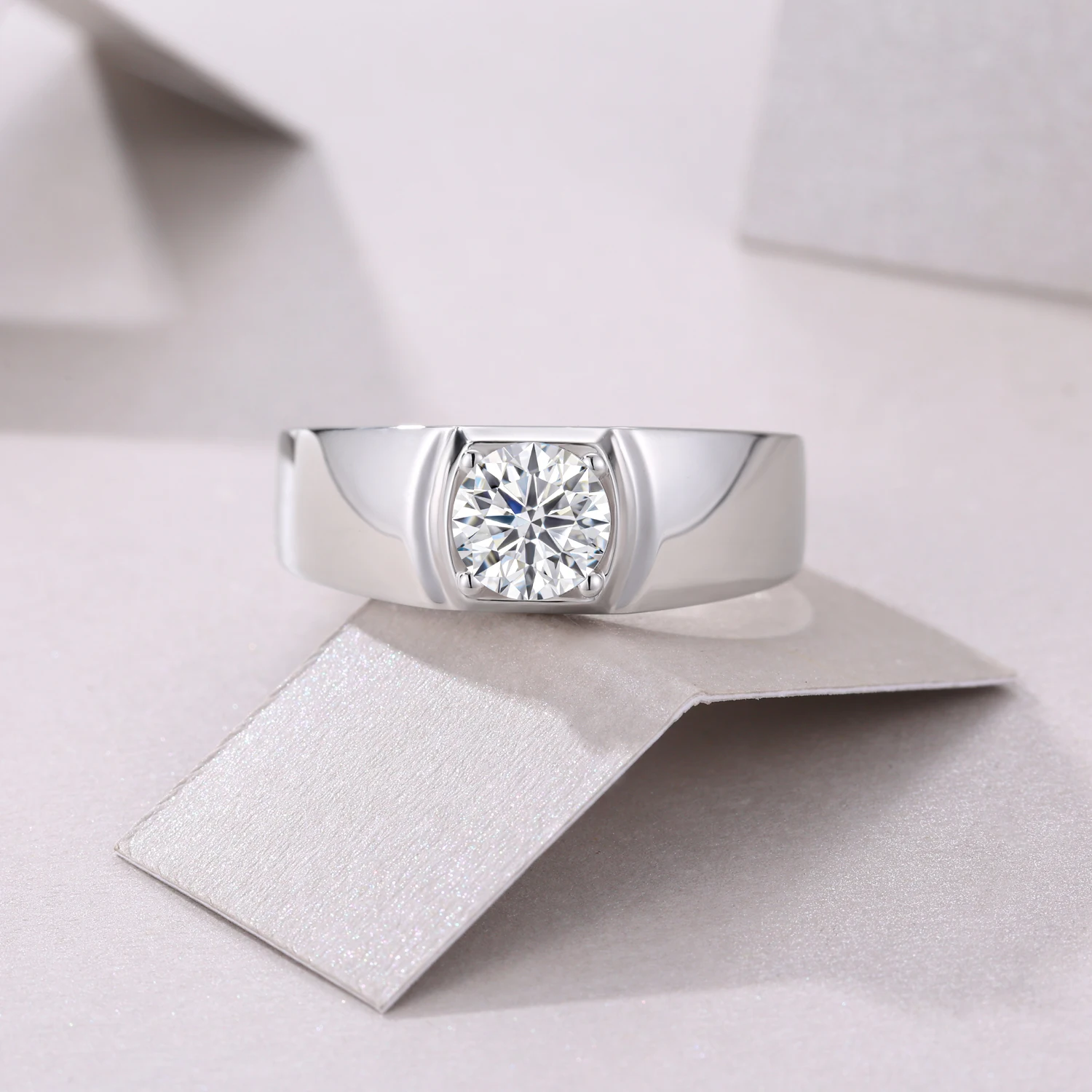 

JIUZUAN 1Carat Moissanite Engagement Ring with Round Brilliant Cut Stones and Claw Setting - Luxury Wedding or Proposal Jewelry