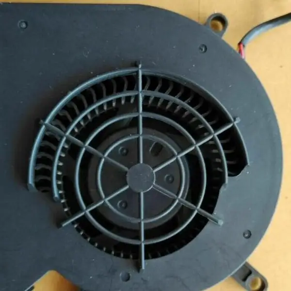 

1 шт. Bfb1012l 12 В 0,48 А 9 см 9733 3-контактный новый оригинальный спот