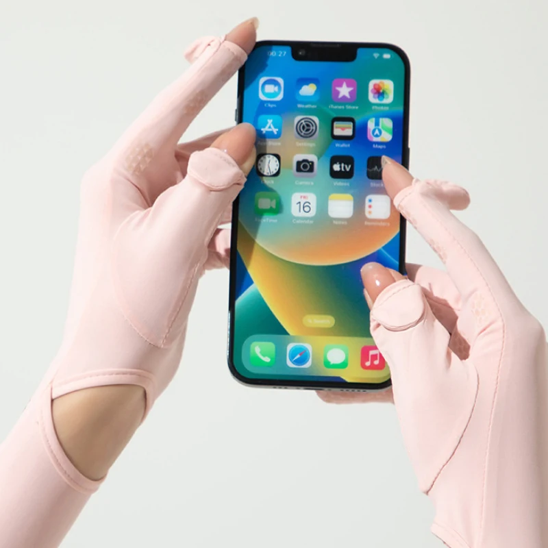 56.5 سنتيمتر المرأة الصيف الحرير الجليد واقية من الشمس UV حماية طويلة صدفي قفازات مرونة عدم الانزلاق التجفيف السريع UPF 50 + قابل للتعديل