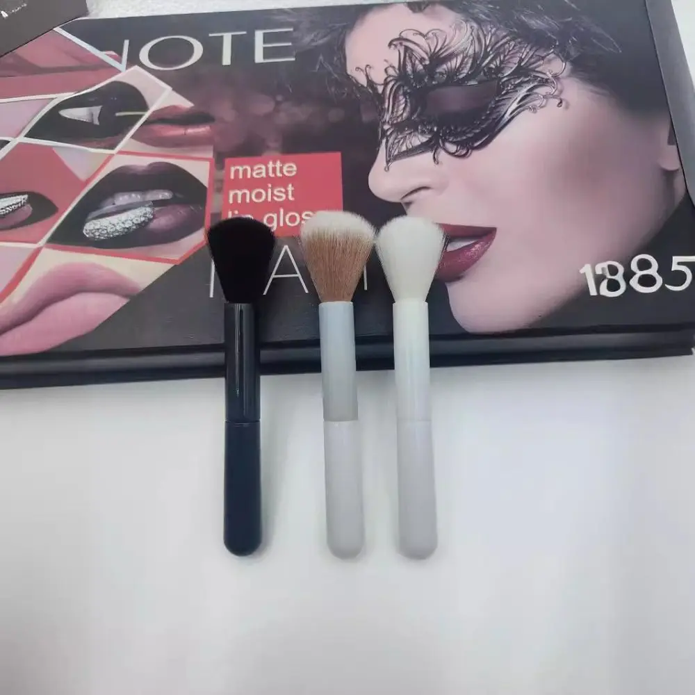 Multifunctionele make-upborstel met enkele kop Blush-borstel Cosmetische losse poederborstel Professionele gezichtsmake-upborstel met enkele kop