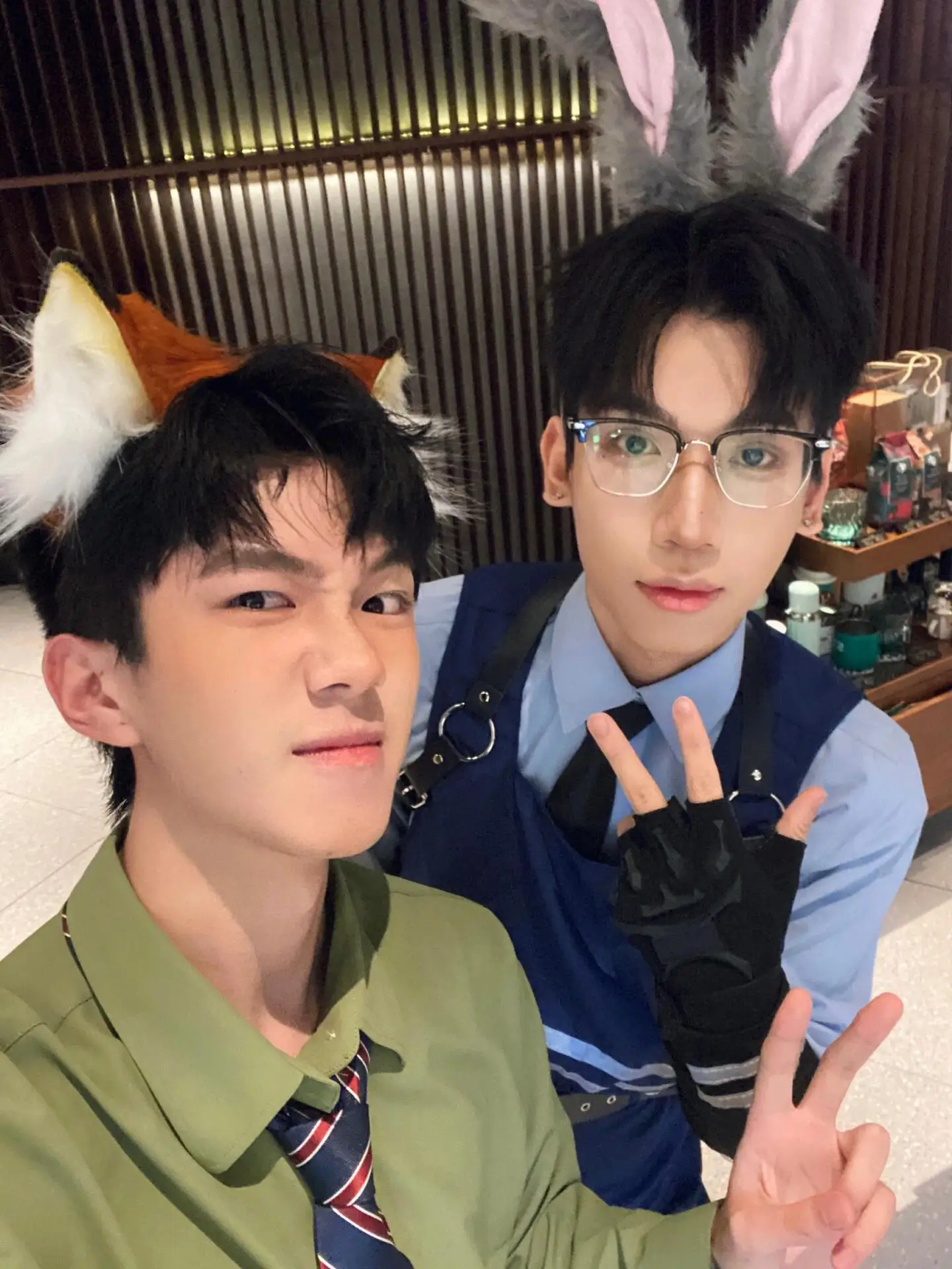 

Zootopia Ni Costume irt loween Cartoon ow Casual Loose Fit Polyester Cotton Blend ort Sve irt