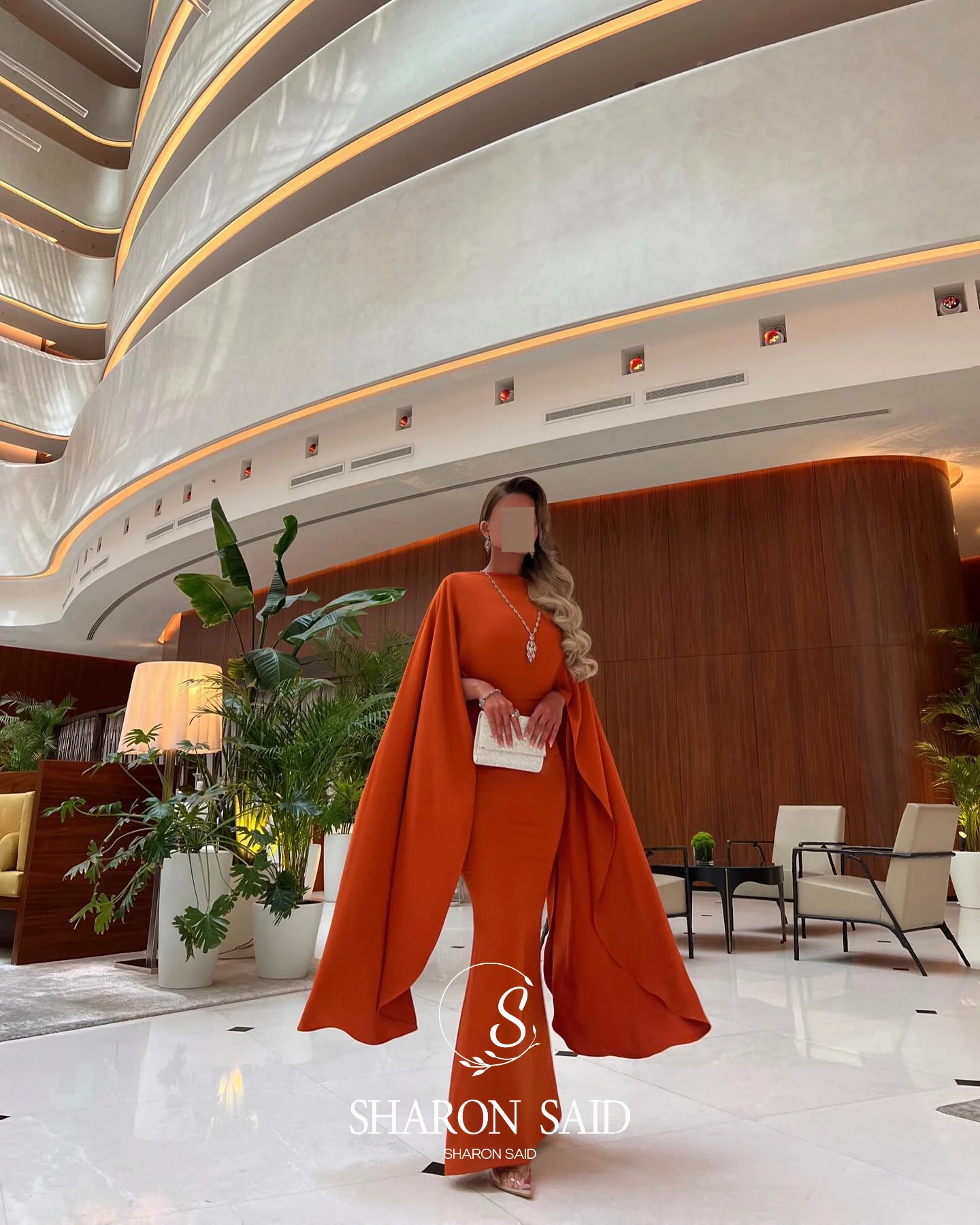 Sharon Said elegancka pomarańczowa suknia wieczorowa syrenka z peleryną długie rękawy arabski dla kobiet suknie na przyjęcia weselne SF120 dostosowane