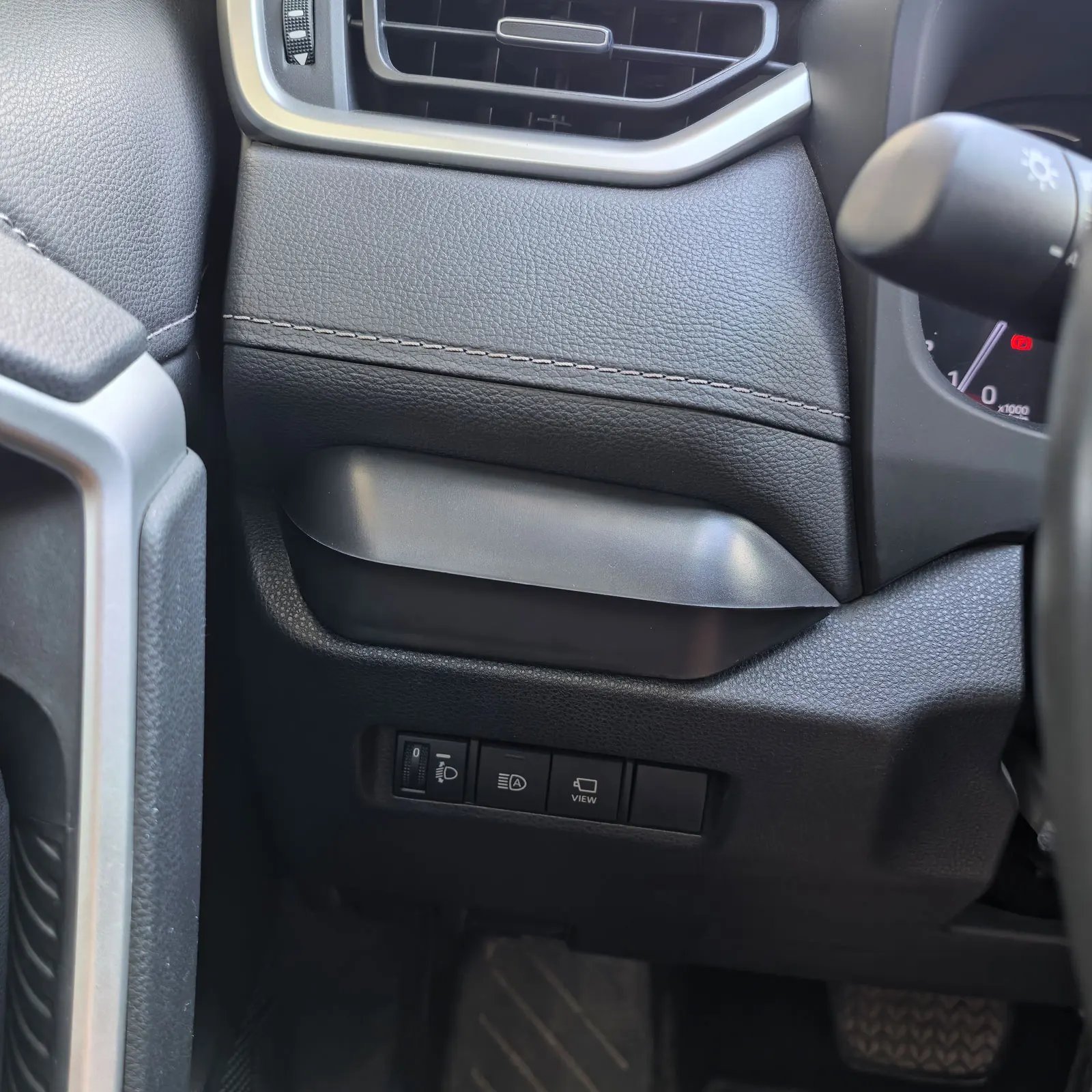 لتويوتا RAV4 اكسسوارات 2025 2024-2019 سائق درج صندوق تخزين صينية حجيرة درج المنظم تخزين حامل العملة الداخلية #2