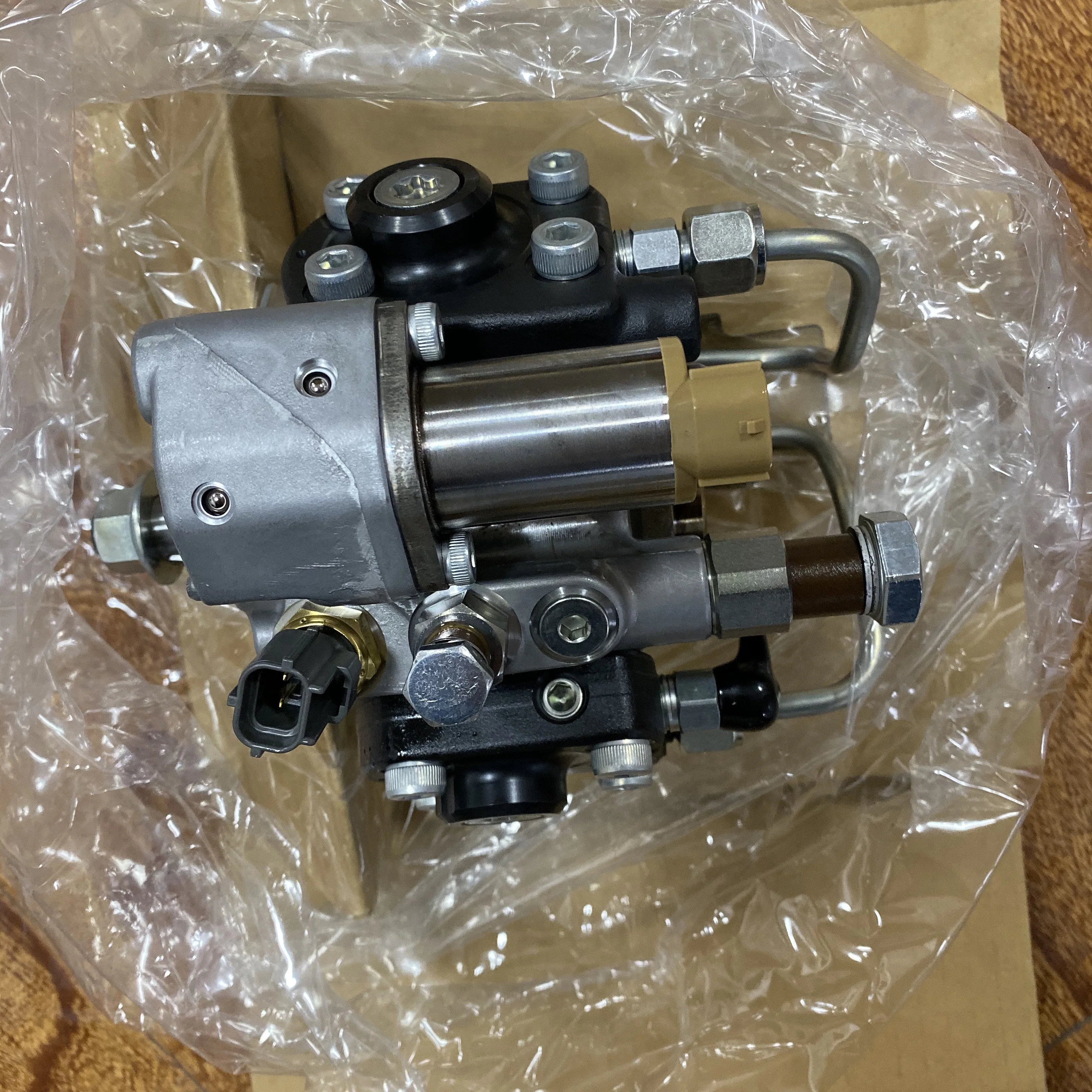 Excavator SK350-8 Fuel Pump SK350 Fuel Injection Pump