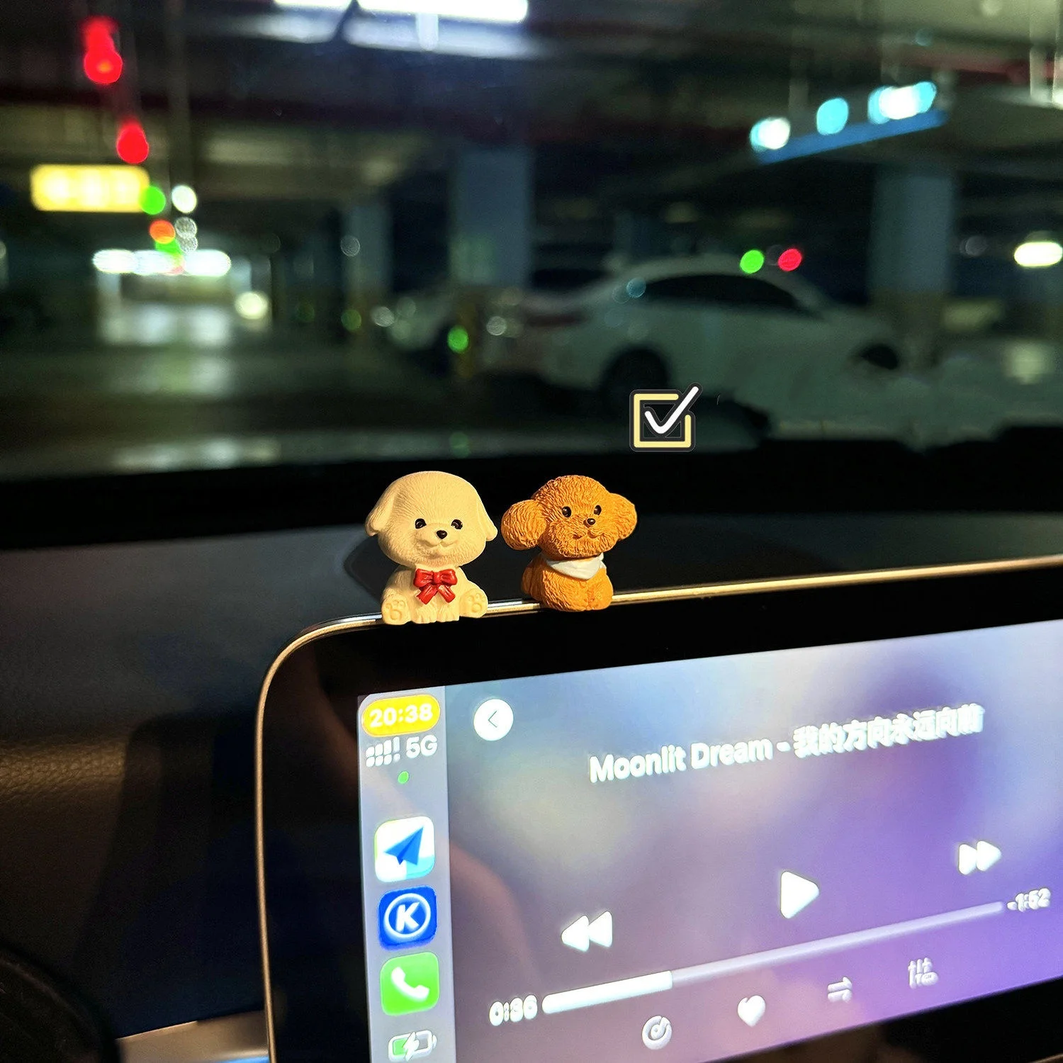 6 Stück Hunde-Auto-Ornamente, niedliche kleine Hunde-Puppen für die Mittelkonsole, Display-Bildschirm, Dekoration für Elektrofahrzeuge, Innenraumzubehör – Detail 4