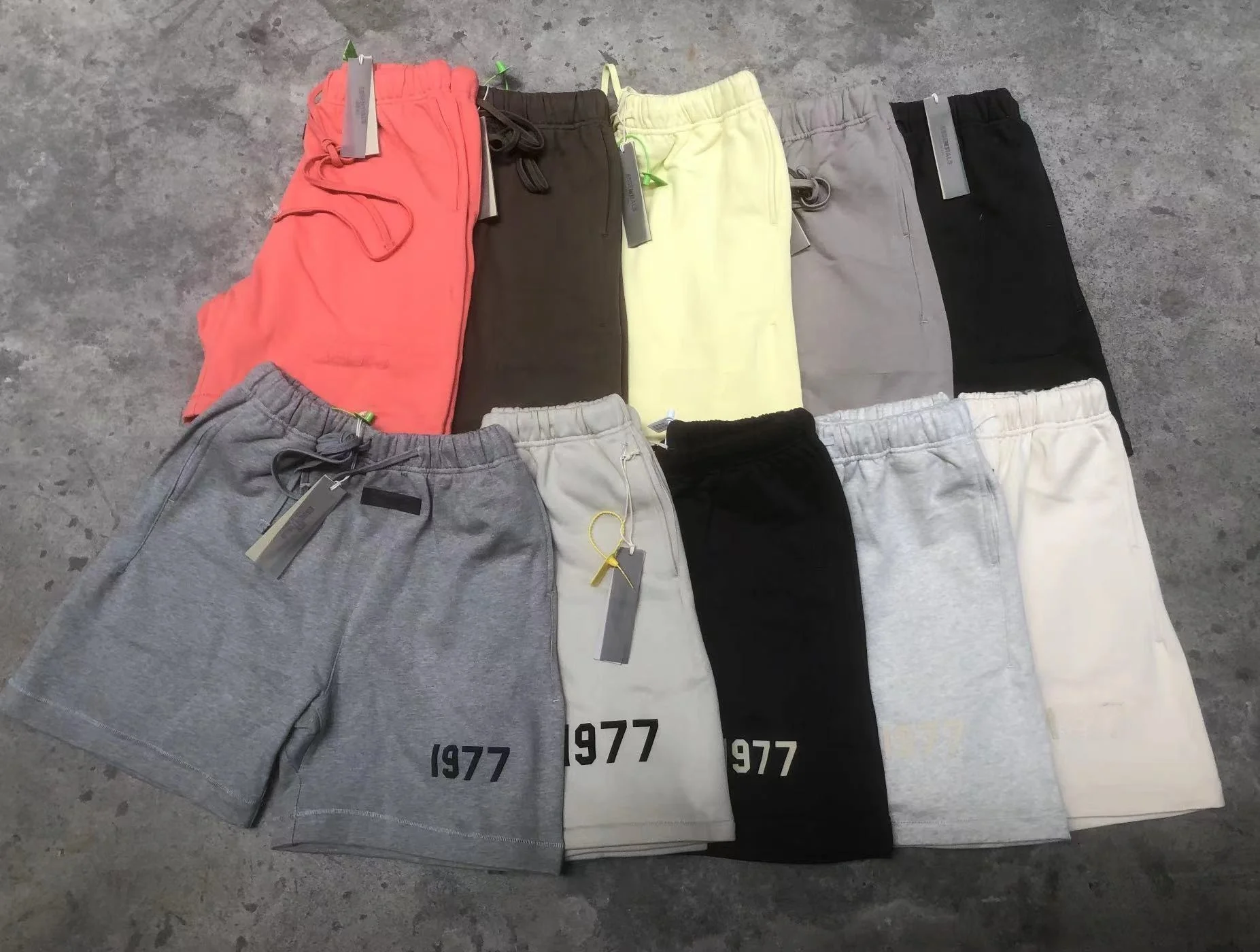 

2026 New ESSENTLAIS FOGESS Casual Fleece Lined Shorts Loose Fit mid Waist Breathable Comfortable Youth Spring Fashionable Shorts