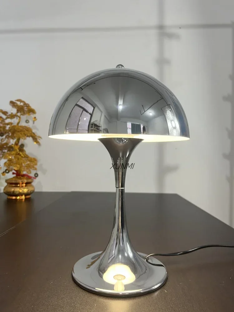 Lampe de table avec protection des yeux atmosphérique, art italien, design simple, salon, étude, chambre à coucher, décoration de chevet, haut de