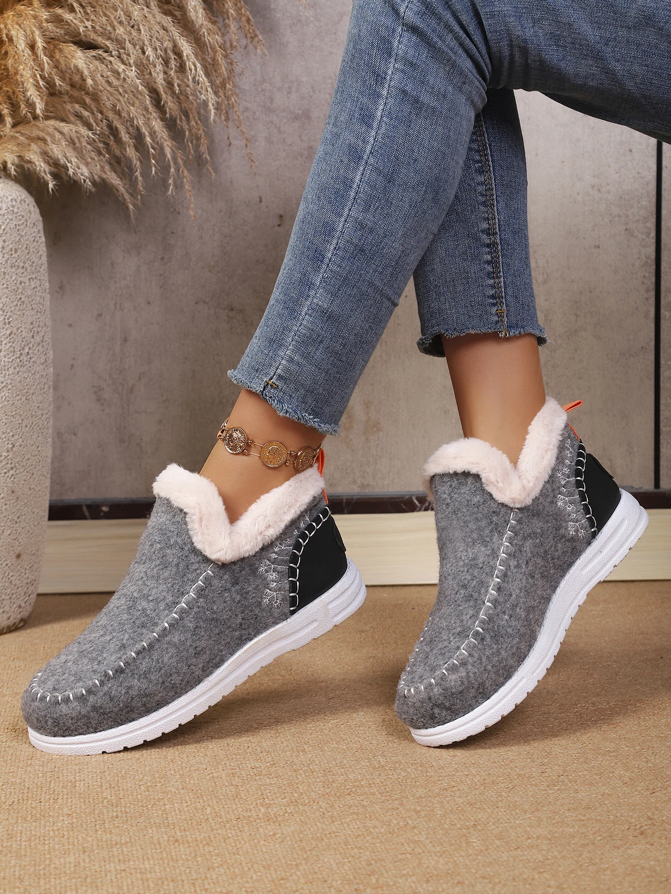 Damen Winter Slip-On Stiefeletten mit Flauschigem Kragen, Weichem Filz, Warmem Fleecefutter, Flach, Rutschfest, Leicht, für den Alltag, Schneestiefel – Detail 21