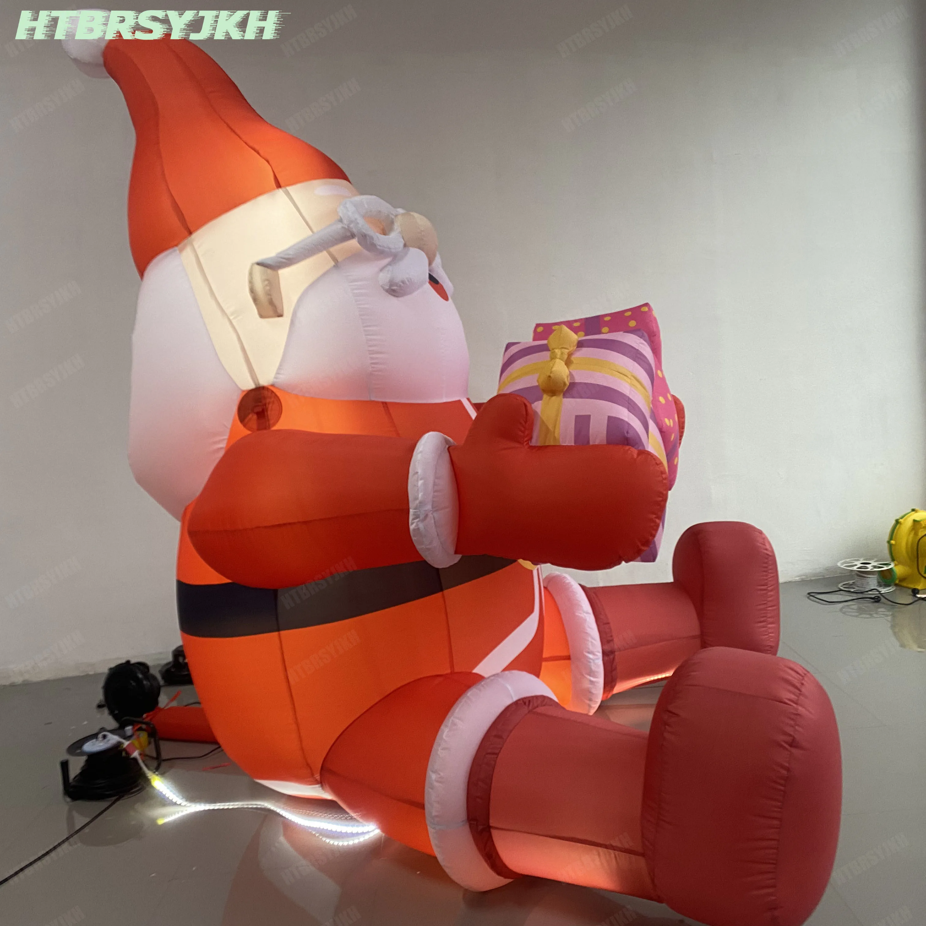 거대한 팽창식 산타 클로스 운반 선물 상자, 공기 블로우, 크리스마스 정원, 마당, 쇼핑몰 장식 소품, 이벤트 광고