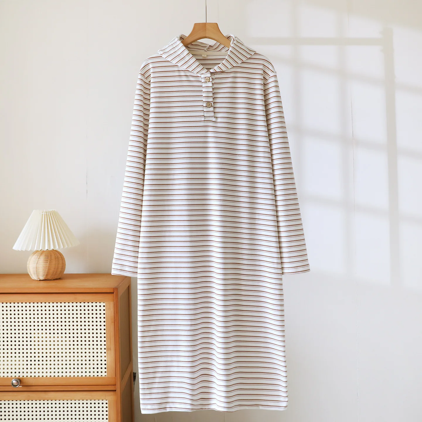 الخريف الشتاء المرأة المخملية الصوف مخطط مقنعين تنورة طويلة الحرارية فستان النوم طويلة الأكمام فستان المنزل ملابس خاصة