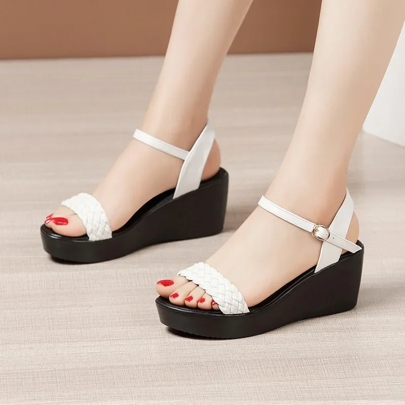 Small Size 32-43 Fashion Soft Leather Platform Shoes Women Summer 2024 All Match Med Heels Wedges Sandals for Office Mom Beach