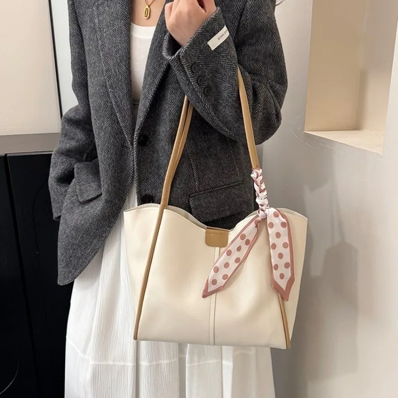 CEEKAY Damen-Tragetasche, cremeweiß, weiches PU-Leder, große Schulterhandtasche mit Schal-Detail und Beutel-Set, für den täglichen Pendelverkehr, lässig – Detail 23