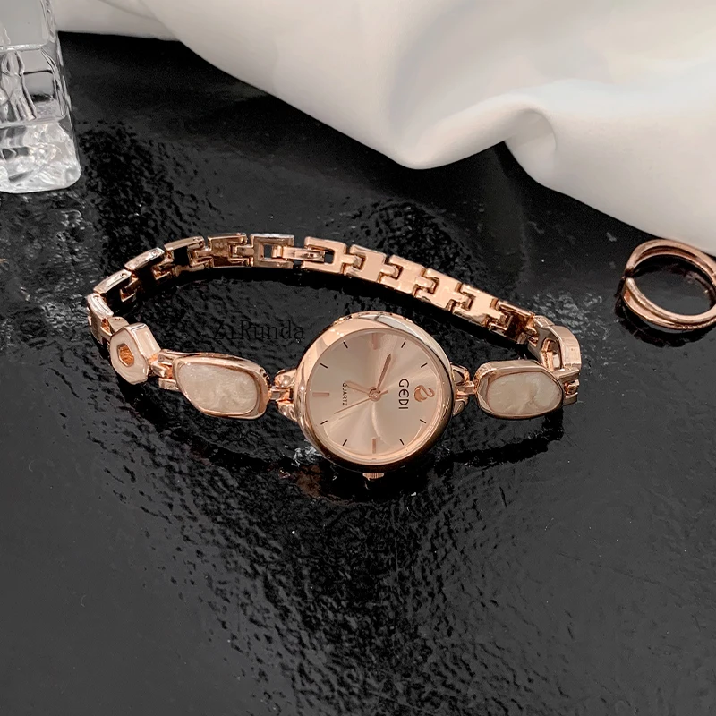 Relógio feminino com corrente Little Swan Design Sense