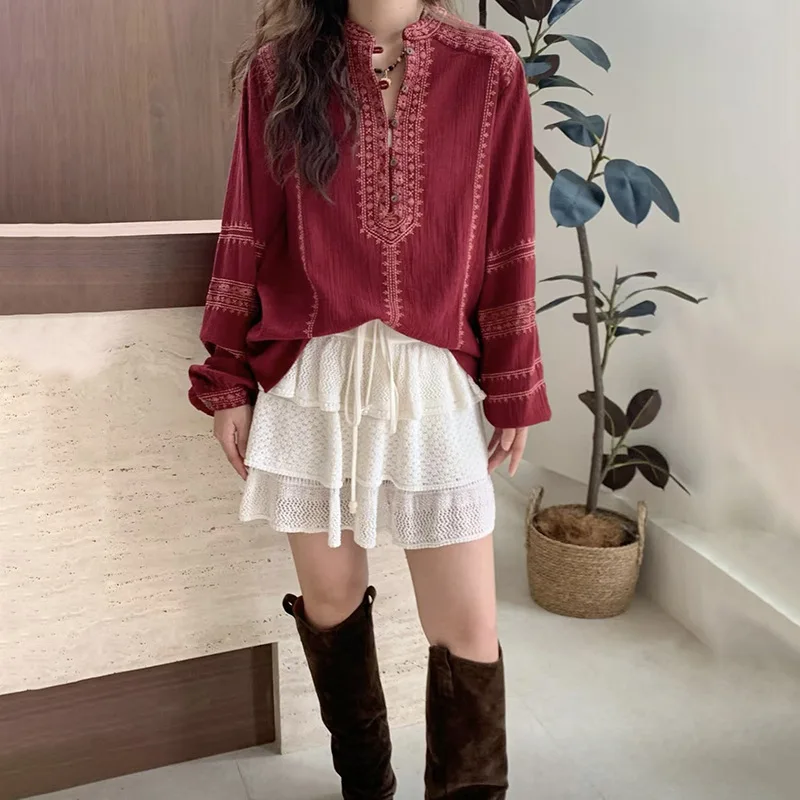 

【Gift Free】French Niche 2025 Autumn Winter Vintage Red Loose Solid Color 3D Embroidered Round-Neck Women's Shirt