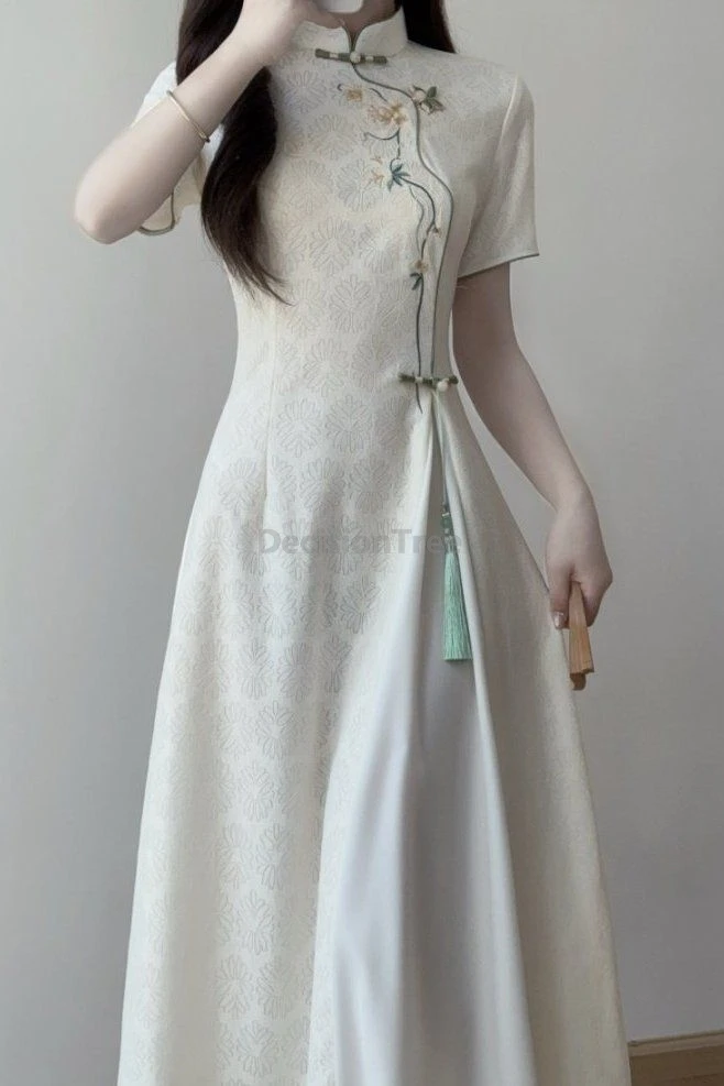 فستان ao dai qipao على الطراز الصيني الجديد لعام 2025 محسّن بمزاج لطيف للشباب الراقي فيتنام aodai عتيق بقصة ضيقة من تشيباو