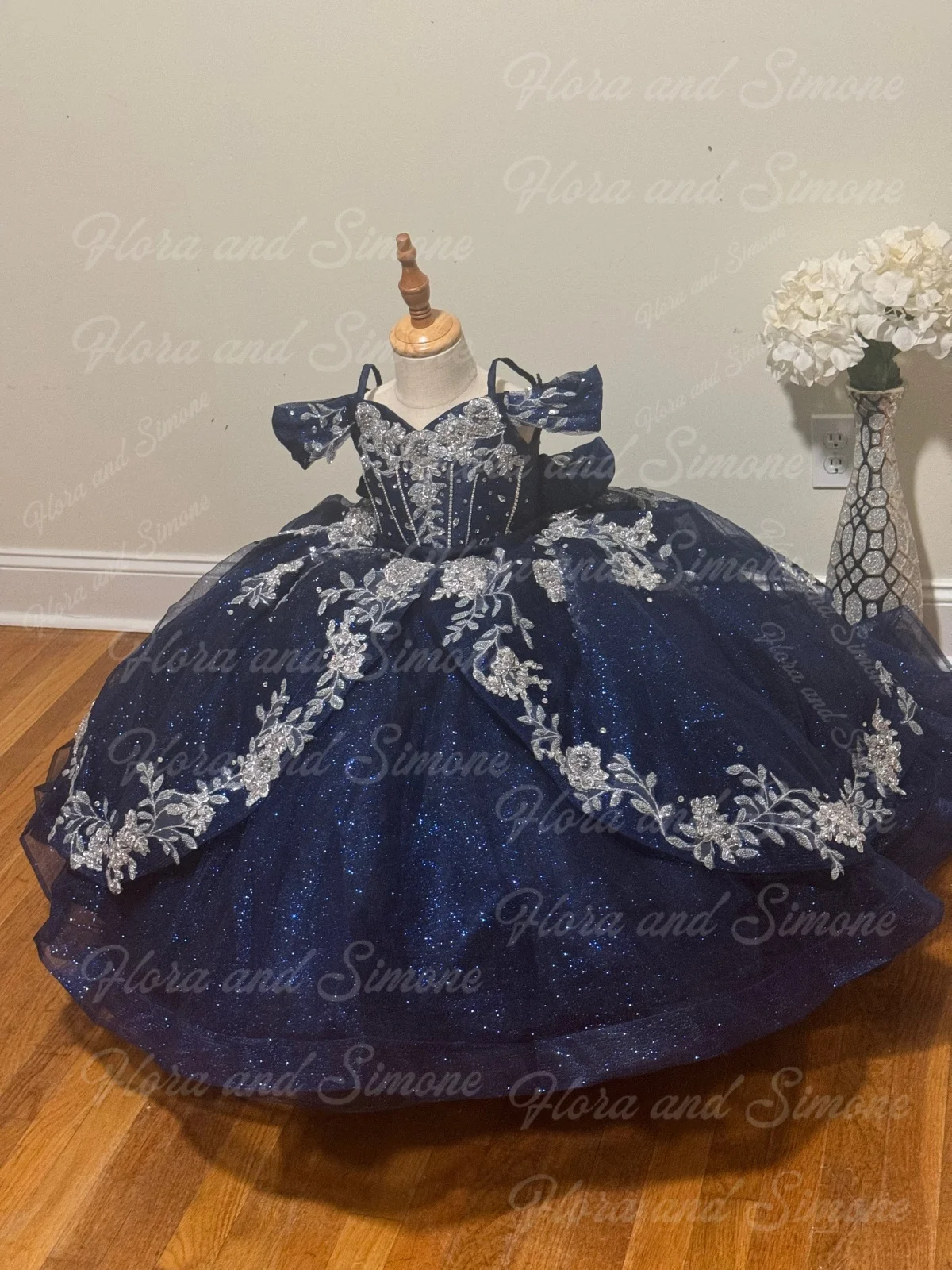 Vestido de niña de las flores de princesa brillante azul oscuro con diamantes personalizado para ceremonias de boda, recuerdos formales, fiestas de desfile