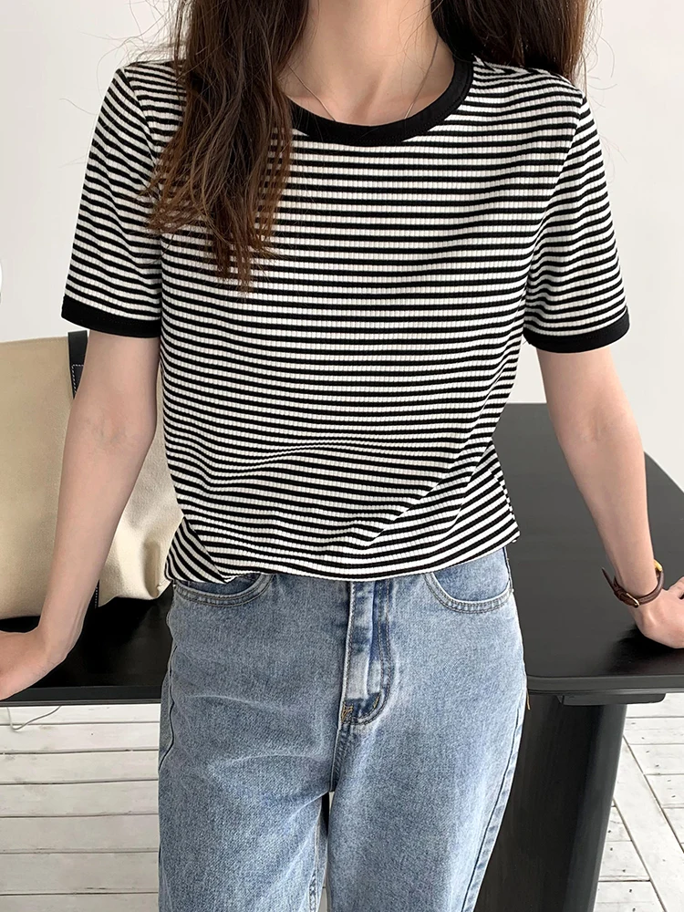 Striped Short Sleeve T-shirt Women\'s Summer New Korean Version Loose Retro Contrast Slim Round Neck Top Women\'s Fashion Casual