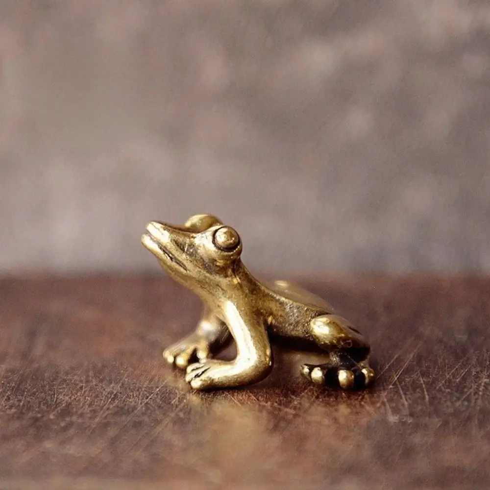 Retro Auspicious Solid Pure Copper Handmade Gifts Tea Pet Tabletop Ornament Frog Statue Frog Pendant Miniatures Figurines