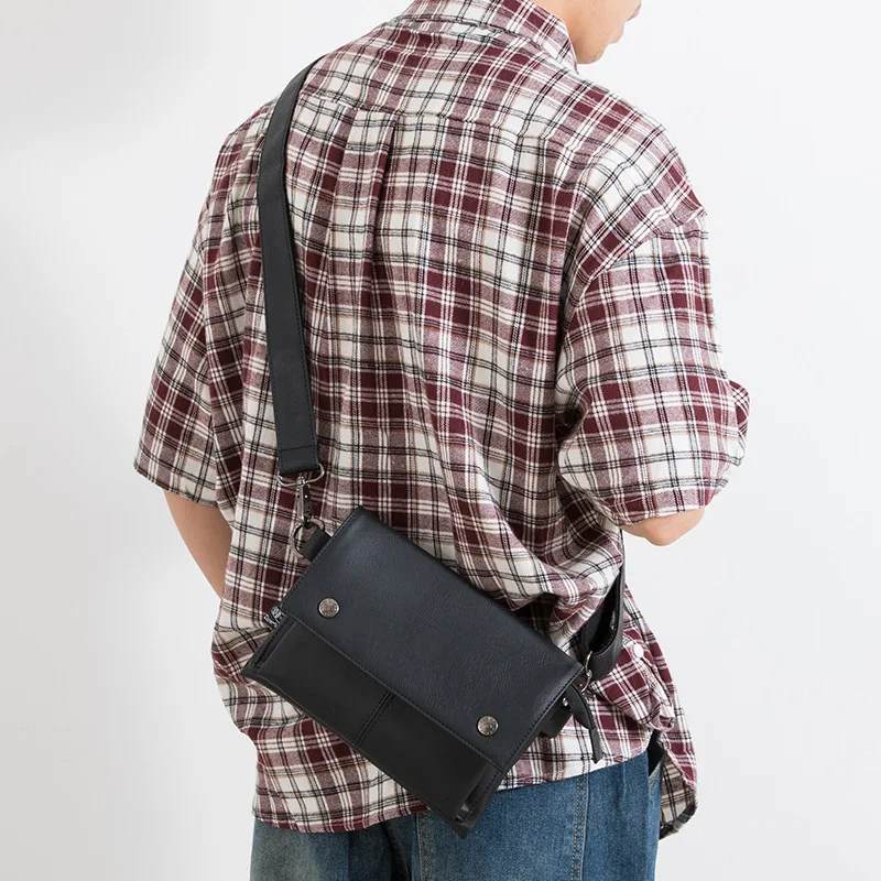 PU leather single-shoulder bag, lightweight men's flip small crossbody bag, clasp mobile phone storage, simple crossbody bag