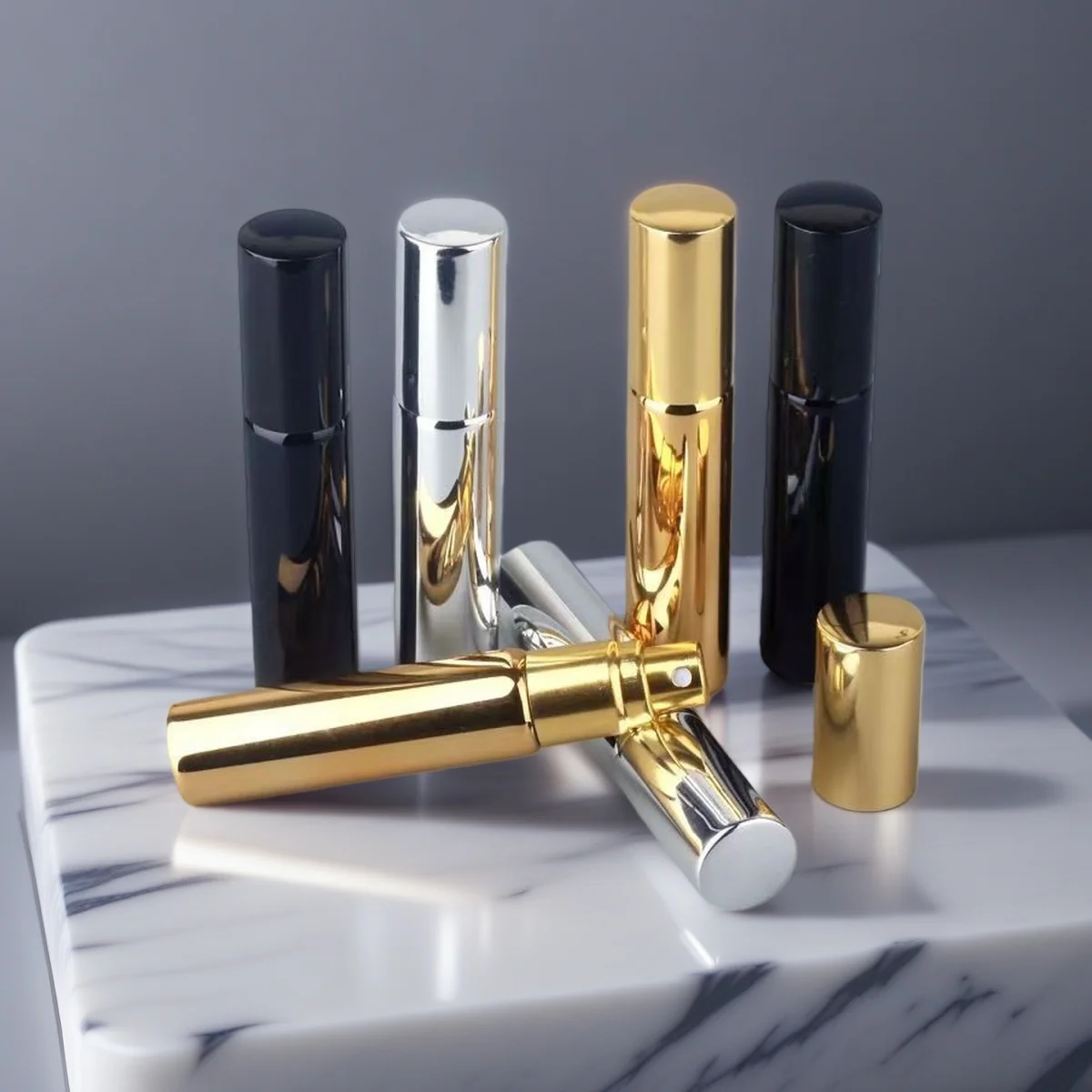 10ml Electroplated Spray Perfume Bottle with 5pcs 5ml Transparent Glass Fragrance Distributor Includes Plastic Pipette
