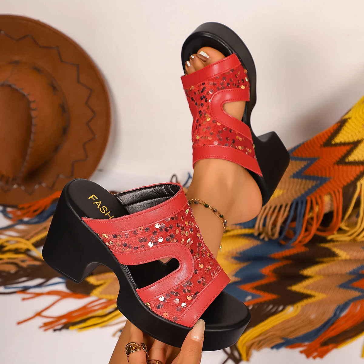 

2026 Women Sandals Fashion Thick Heel Peep Toe Women Shoes Plus Size Summer Beach Sandals Designer Outdoor Elegant Ladies Shoes