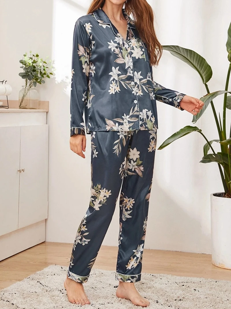 Silky Lily Print 2Pcs Pajama Set For Women Long-Sleeve Lapel Chest Pocket Tops And Long Pants Comfortable Relaxed Fit Sleepwear
