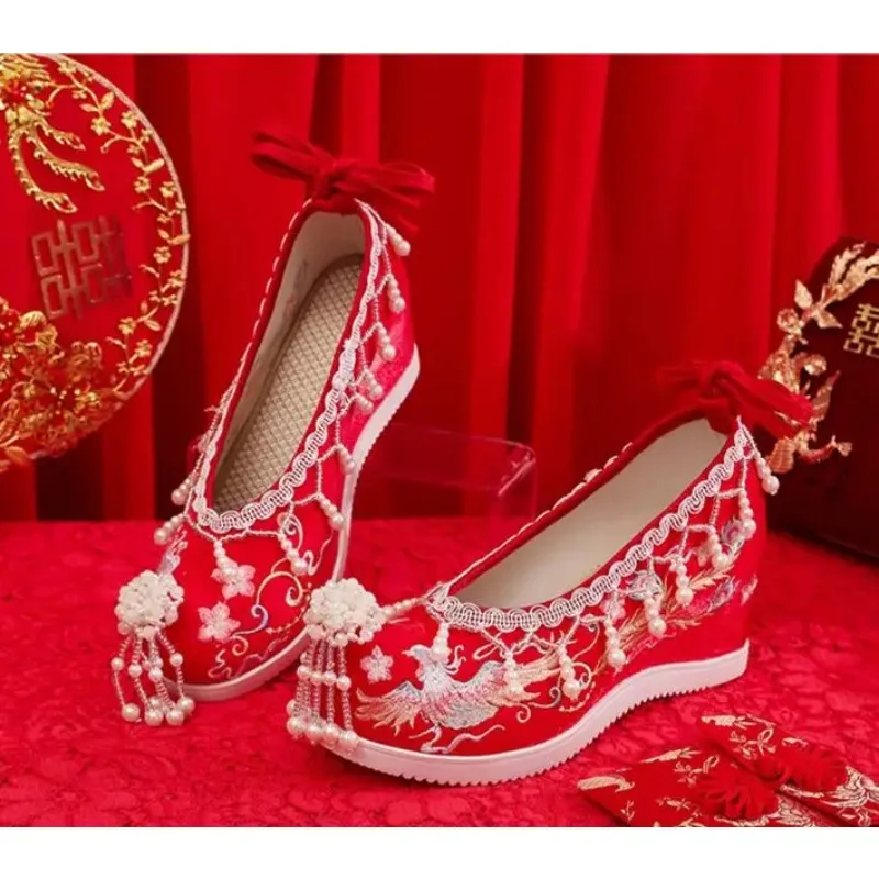 Women Embroidered Wedding Shoes Chinese Traditional Wedding Hanfu Footwear Women Hidden Heels Internal Height Increasing Shoes