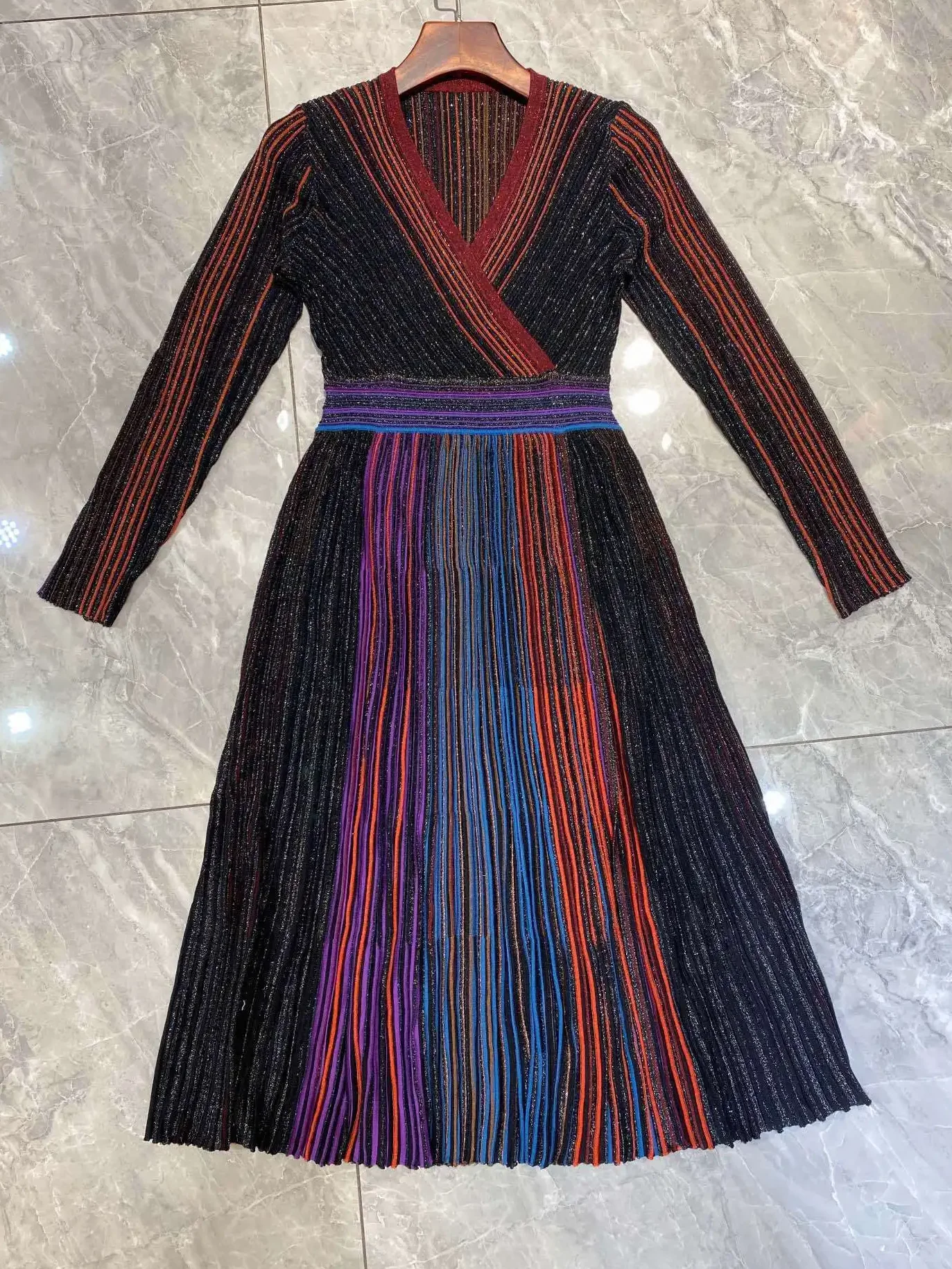 

Женское полосатое вязаное платье с блестками, украшенное блестками, весеннее модное женское платье с v-образным вырезом и длинным рукавом с высокой талией