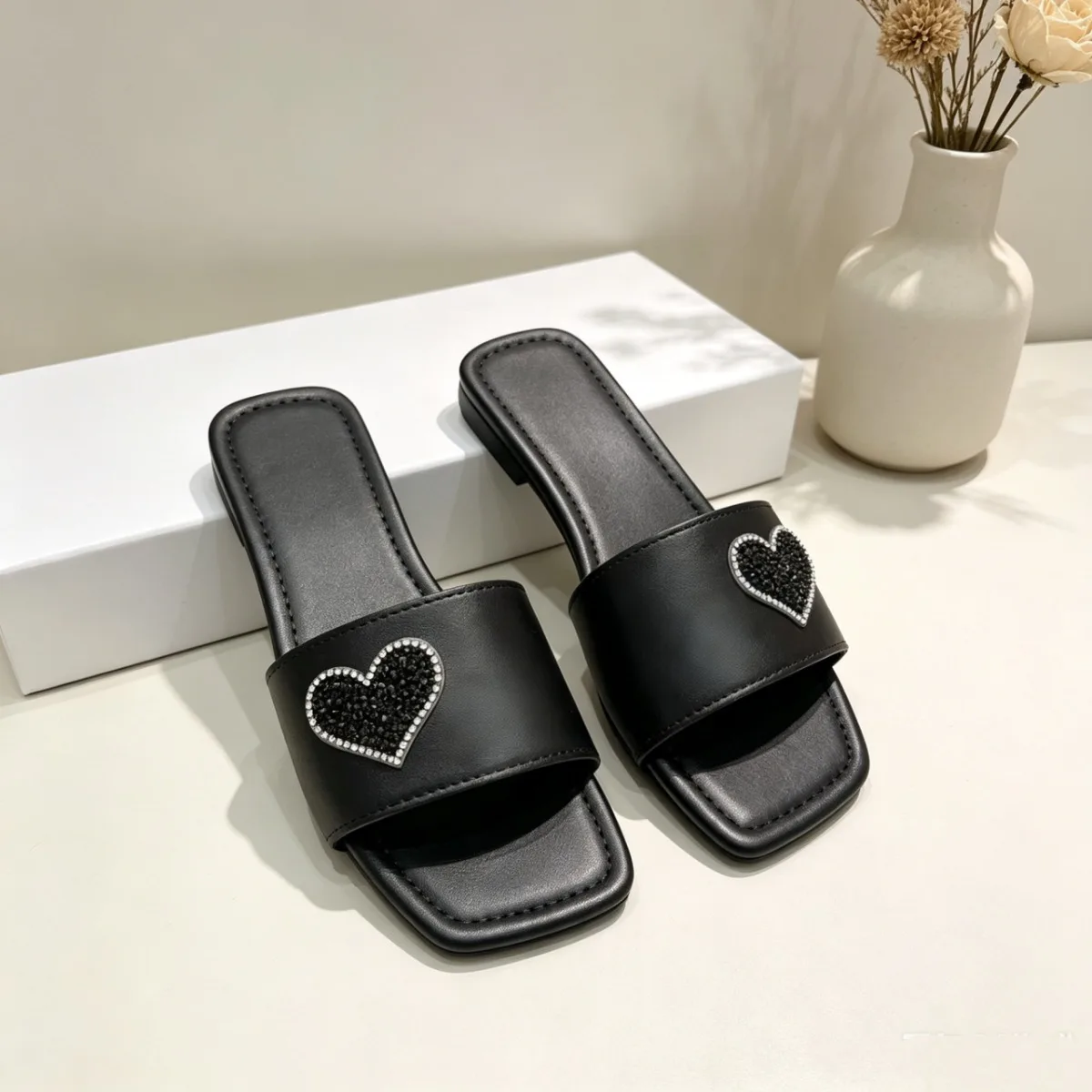 New Summer Women's flat bottom square head rhinestone decorate slippers Fashion One-strap Beach Non-slip Flip-flop Sandals