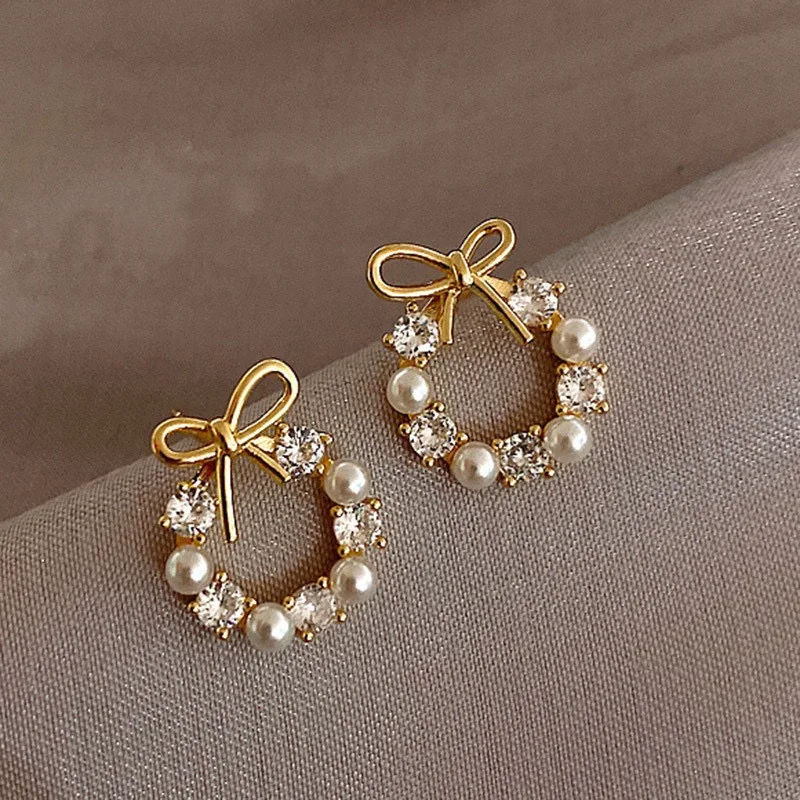 High Quality Minimalist Creative Round Bow Earrings Fashion Rhinestone Imitation Pearl Earrings, Designed For The Temperament Of