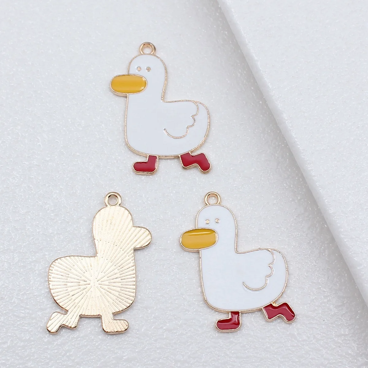 

20pcs 33x20mm White Color Cute Duck Charms Pendants DIY Jewelry Making Accessories