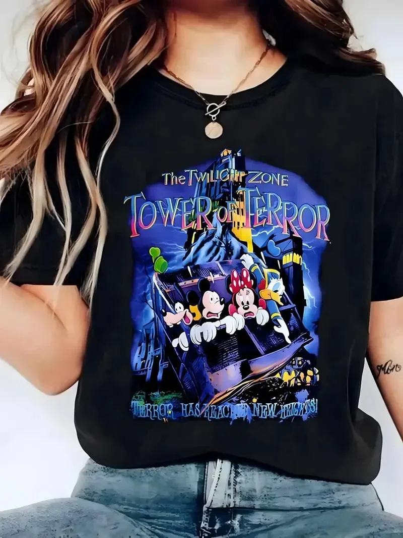 

2025 Женская повседневная удобная уникальная черная футболка с круглым вырезом и короткими рукавами с принтом Disney с уникальным улыбающимся лицом