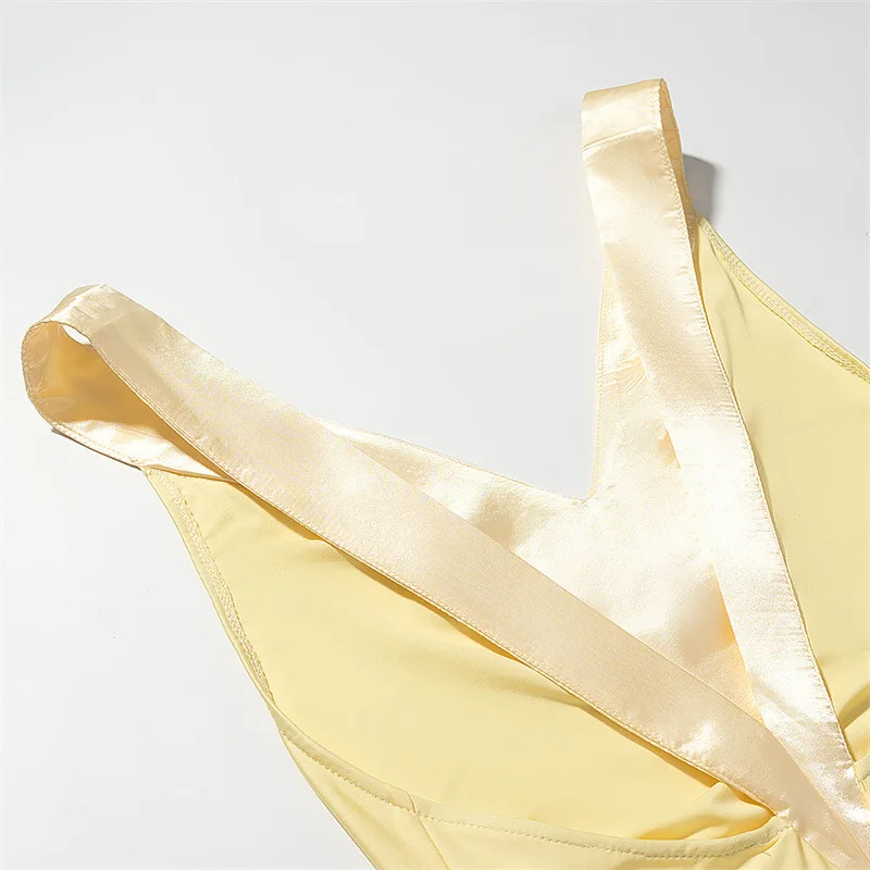 Luxuriöses neues V-Ausschnitt-Kleid im minimalistischen Stil, rückenfrei, schmal geschnitten, knöchellang, zarte Kleider 2026, Damen-Abendkleid für Urlaub, Club und Party – Detail 4