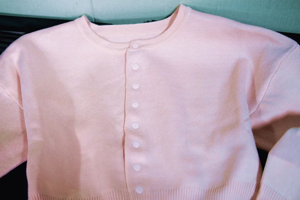 Damen-Basisschicht 2025, französischer klassischer eleganter Pullover, Damen-Strickjacke mit Rundhalsausschnitt, Herbst-Winter, lässige Oberbekleidung – Detail 9