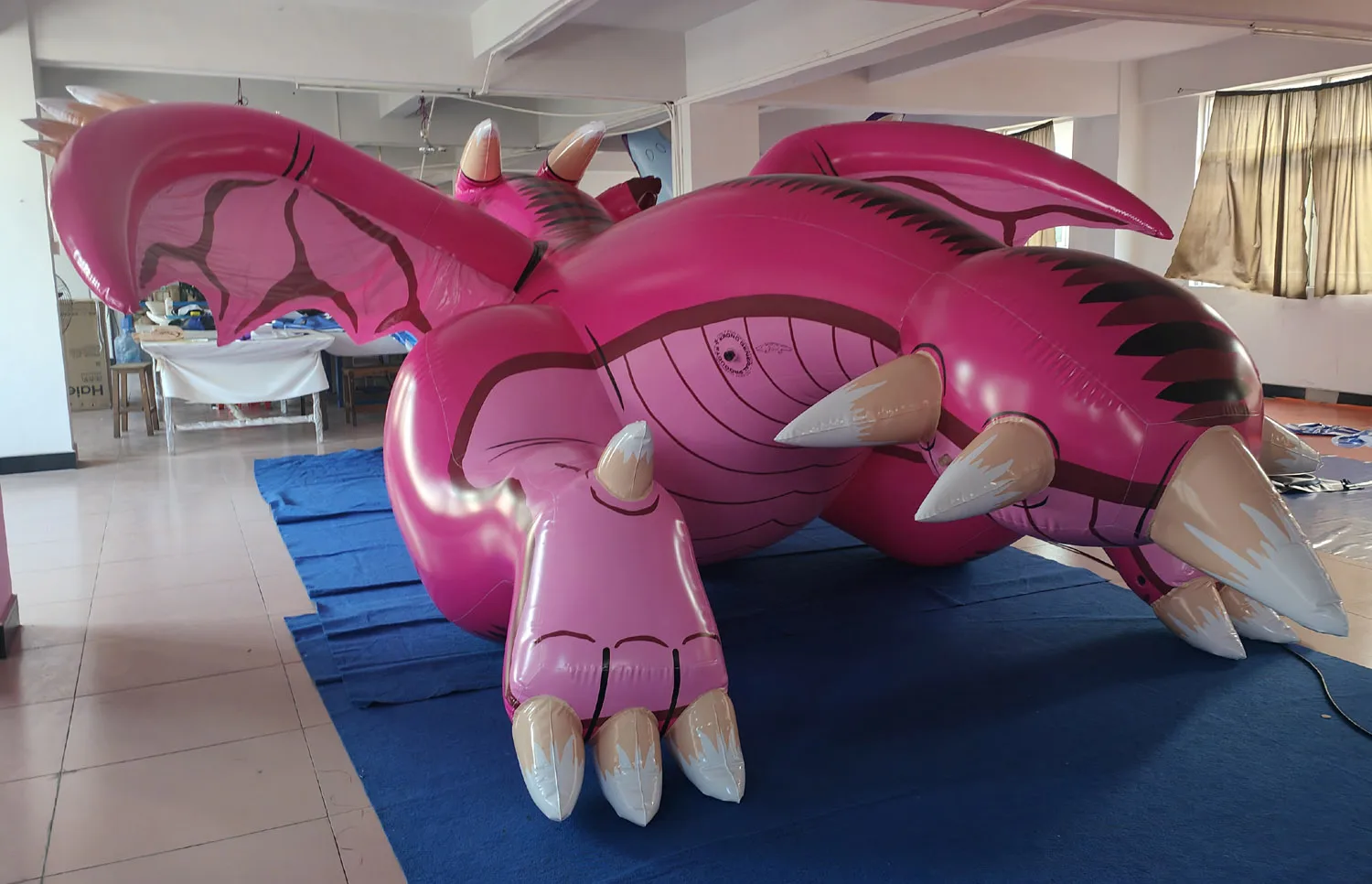 New design pvc inflatable pink squeak for sales