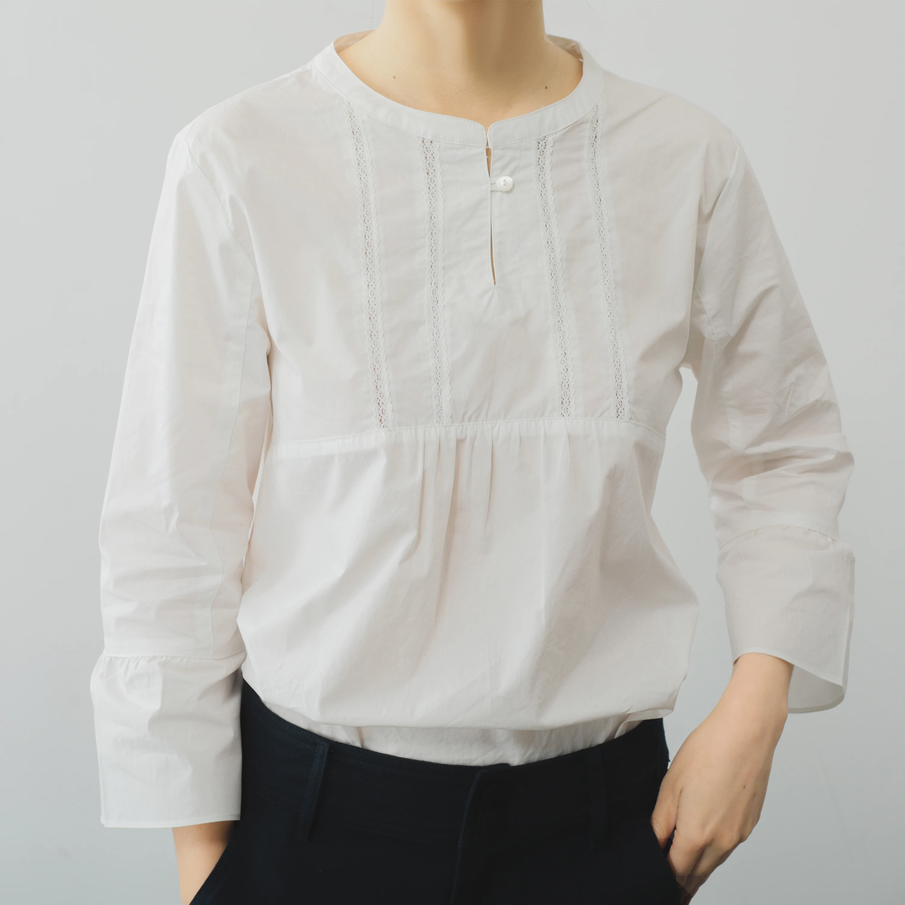 

Рубашка для девочек в французском стиле из хлопка, белая, в этническом стиле, прямого кроя, с длинным рукавом, круглым вырезом, без особых функциональных элементов