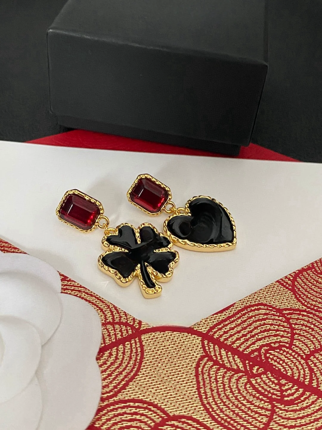 

New leaf exquisite high quality fashion brand earrings