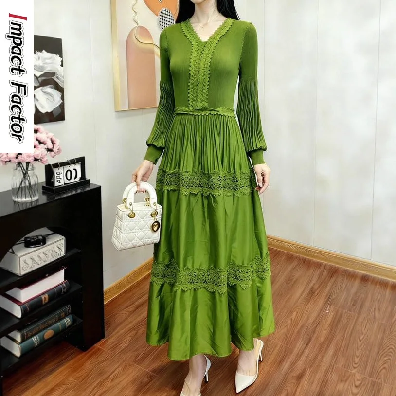 

Miyake Loose French Fashion Lace Splicing V-neck Women's Clothing Design Lantern Sleeves 2025 Autumn and Winter New Dress