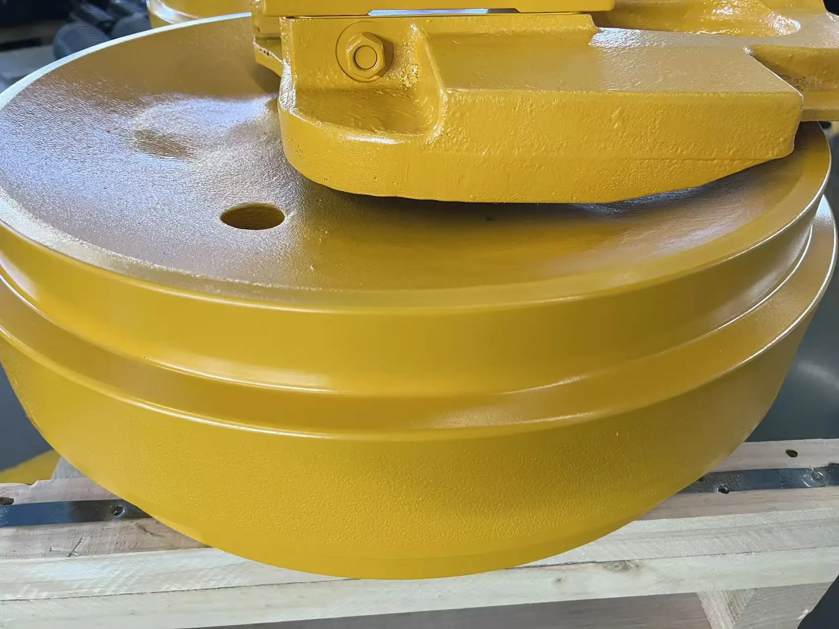 High Quality  Construction Dozer Undercarriage Spare Parts Front Idler Assembly for Bulldozer