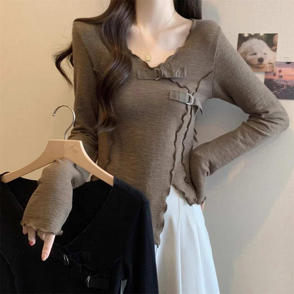 สีทึบผู้หญิงTeesไม่สม่ําเสมอVคอยาวแขนยาวเสื้อยืดผู้หญิงRetro Slim Topแฟชั่นฤดูใบไม้ผลิฤดูใบไม้ร่วงหญิงนุ่มTshirt