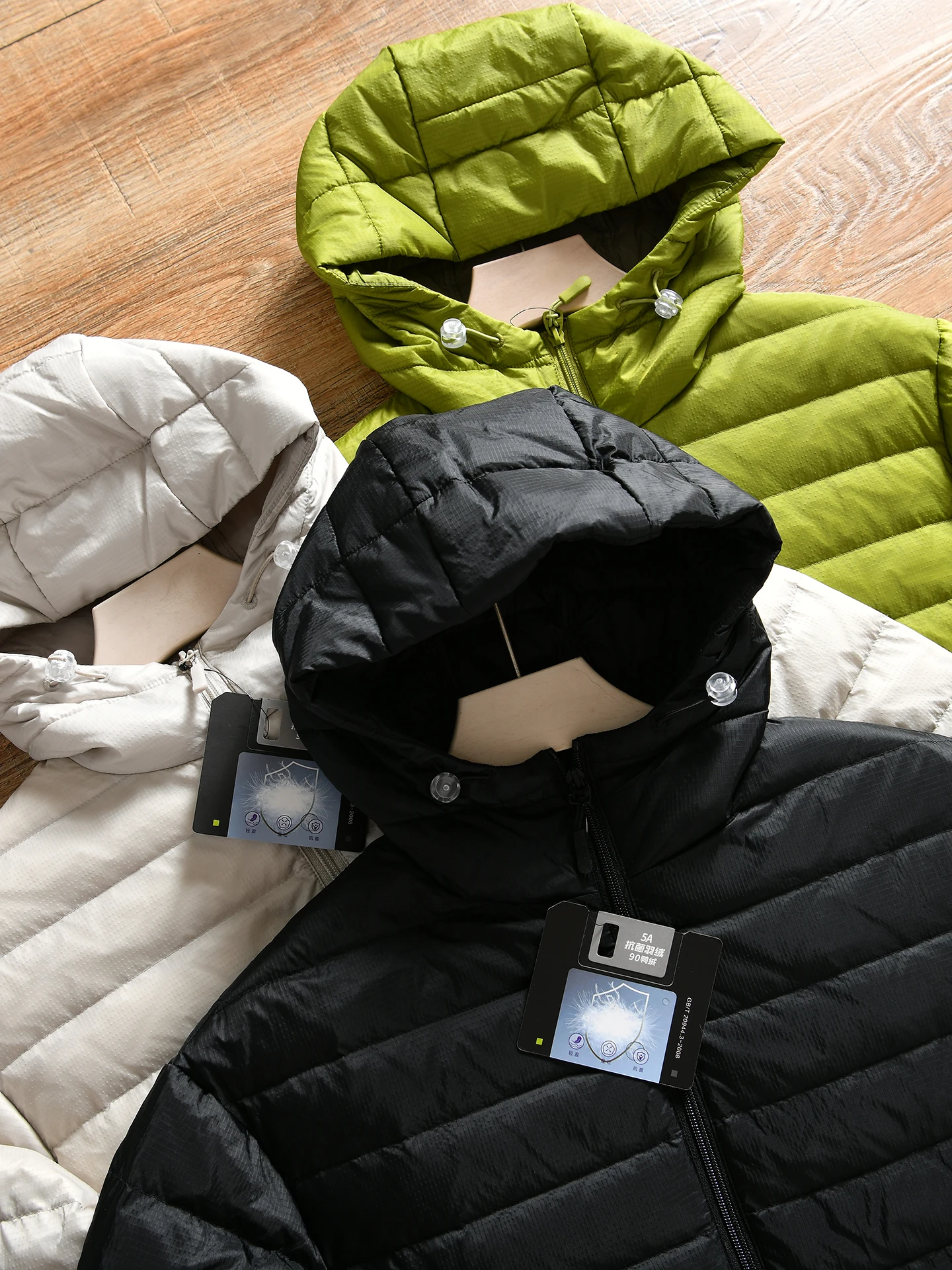 90 Duck down Hooded Jacket Men's Outdoor Casual Style Windproof Warm Regular Fit Long Sleeve Zipper Closure  Color