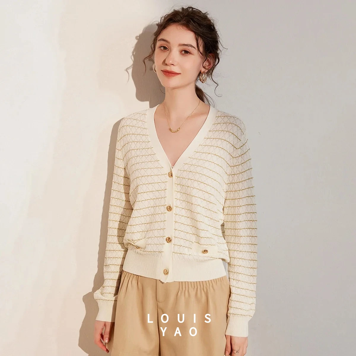 

LOUISYAO High-end French Cardigan 2025 Spring Autumn Sweaters Gold Thread Decorative Top Coat V-neck Women's Knitwear