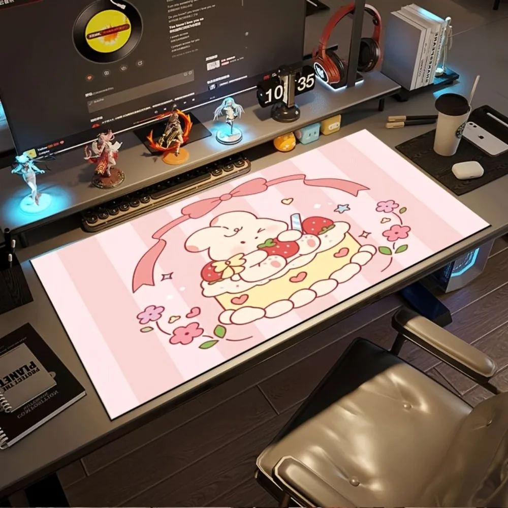 

Большой коврик для стола Strawberry Bunny Cake, розовый пастельный коврик для мыши, нескользящий коврик для клавиатуры для дома, офиса и игр