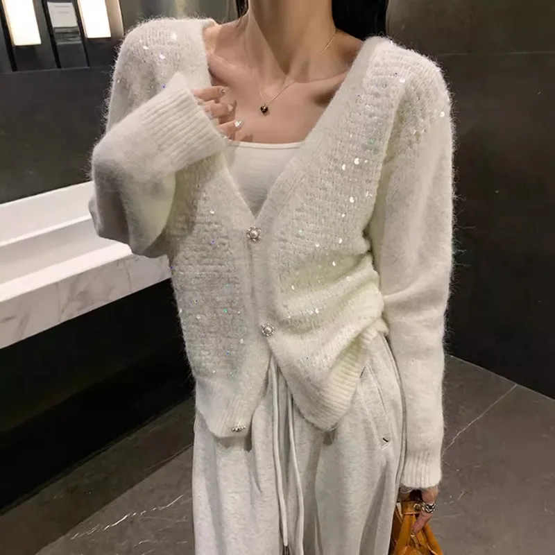 Versatile Temperament Sweater Cardigan Trend V-neck Sequin Knit Cardigan Women Fashion Button Autumn Winter Design Sense Sweater